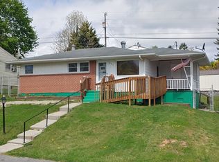535 3rd St, Christiansburg, VA 24073