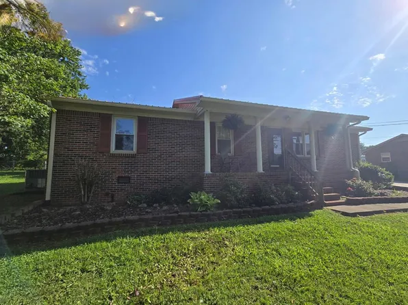 301 McQuade Cir, McMinnville, TN 37110