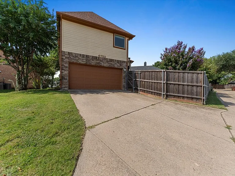 6752 Macintosh Dr — Photo 39