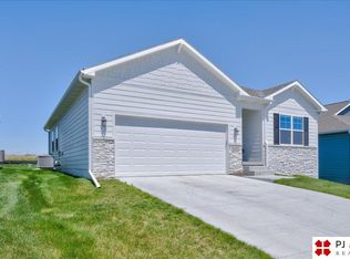 17512 Potter St, Bennington, NE 68007