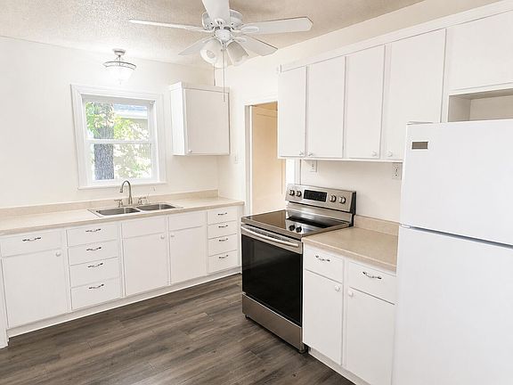 3rd image of 1817 W Avenue J