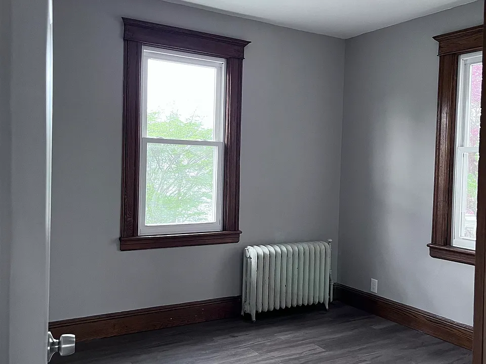 210 Franklin St #2