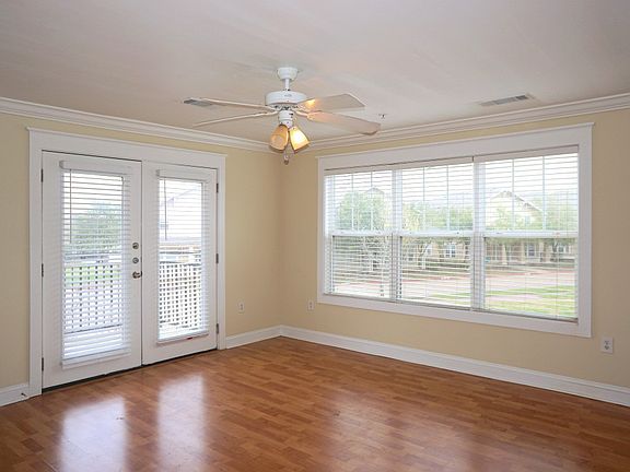 2nd image of 1725 Harvey Mitchell Pkwy S APT 221