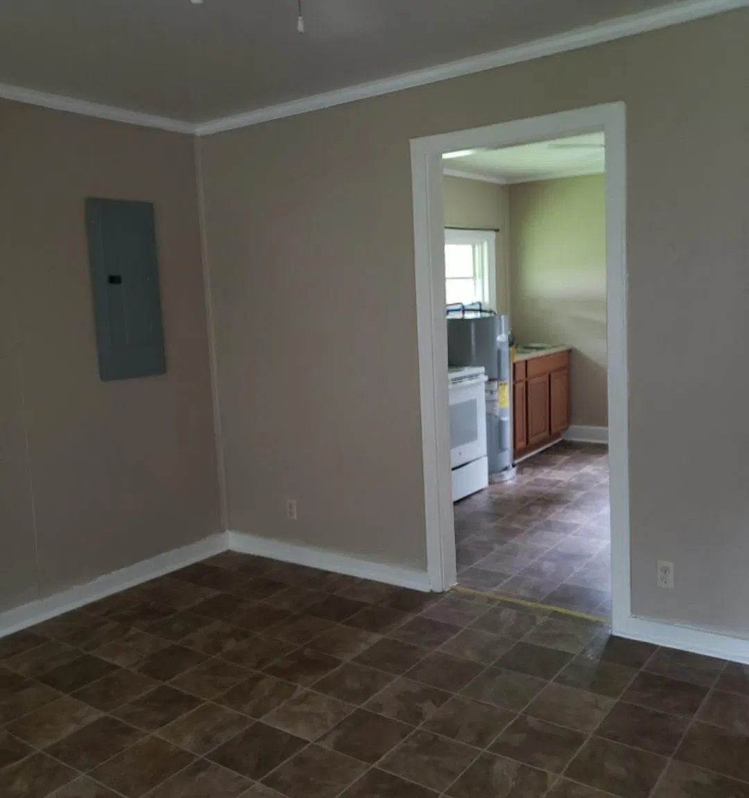 141 Bryan Ave — Photo 3