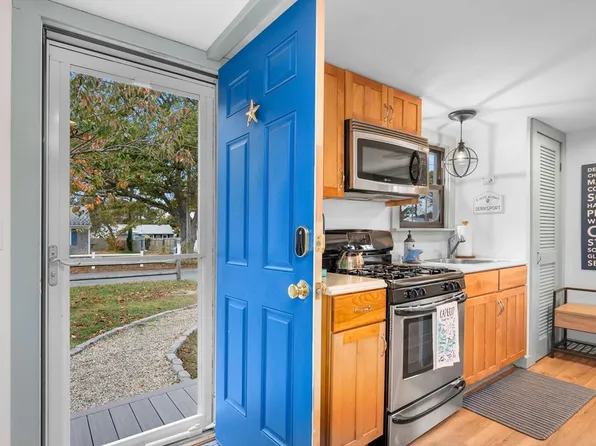 22 Wixon Rd, Dennis Port, MA 02639