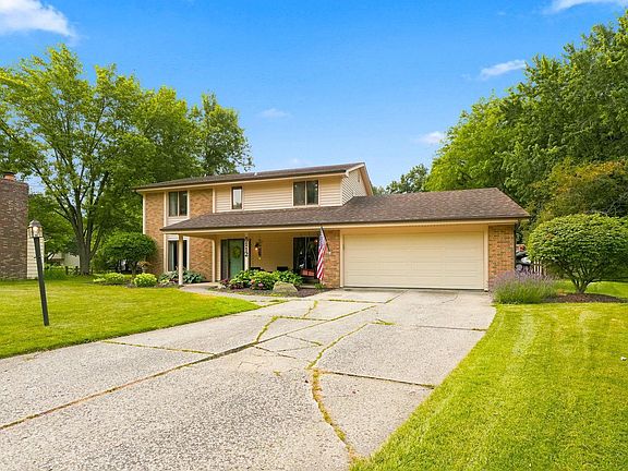 4th image of 8112 Tewksbury Ct