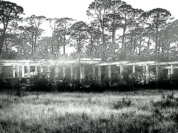 LOT 9 W Pine Ave, St. George Island, FL 32328