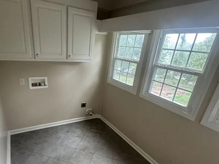 205 Ashmore St — Photo 8