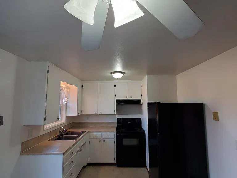 4311 Waverly Dr NE — Photo 7
