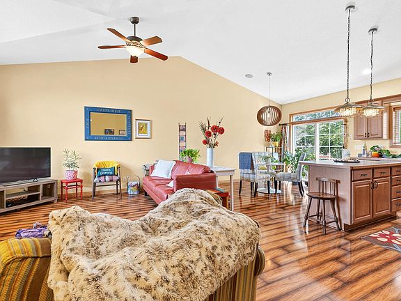 5th image of 2733 Galway Ct