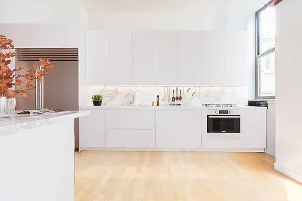 Sold by Brick&Mortar | media 53