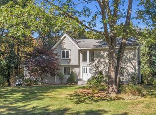 8 Chatham Way, Lynnfield, MA 01940