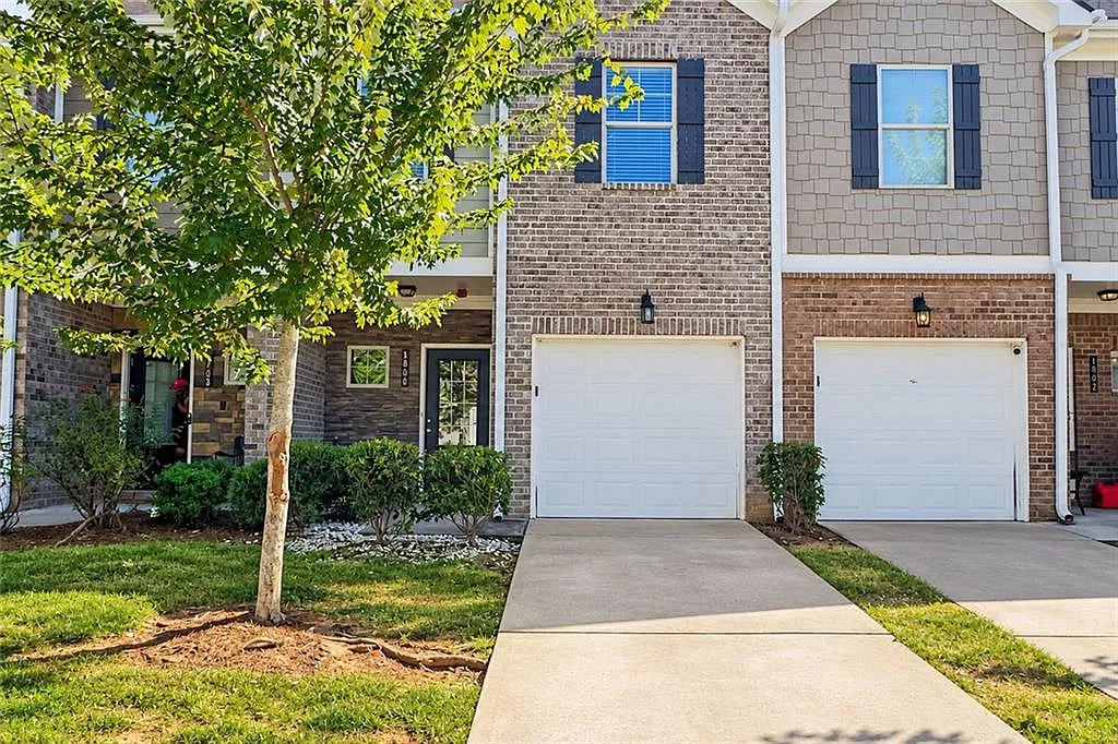 3 bed, 2.5 bath, 1454 sqft, $1,850 — Photo 1