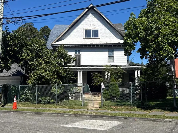 27 Radford St, Yonkers, NY 10705