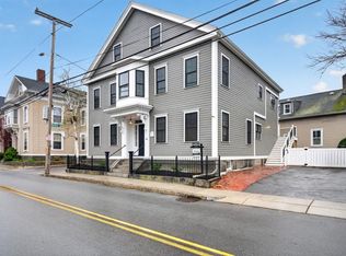 49 Essex St #1R, Salem, MA 01970