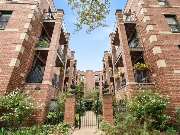 2112 N Seminary Ave APT 18, Chicago, IL 60614