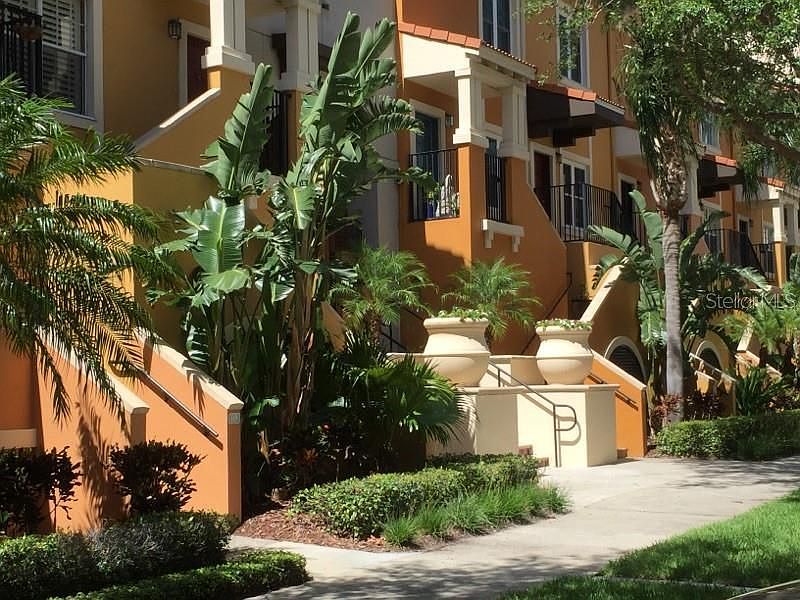 1st image of 100 4th Ave S APT 318