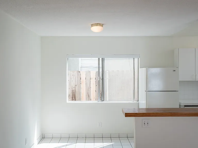 1315 Ocean Park Blvd #2 — Photo 4
