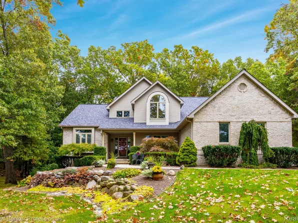 10709 S Splitstone, Pinckney, MI 48169