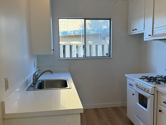 2nd image of 154 Andrieux St