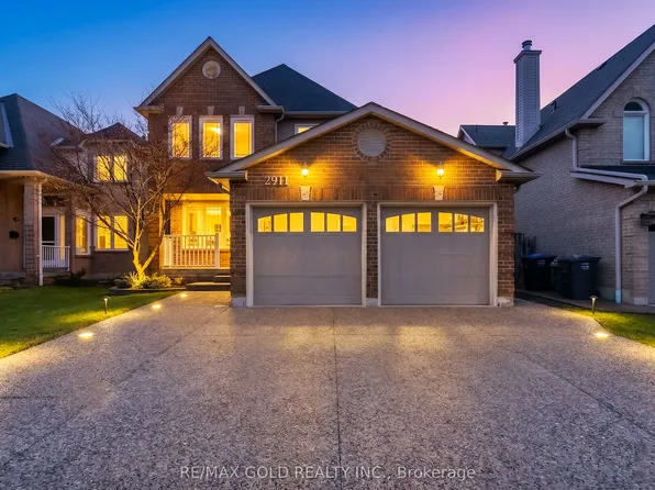 2911 Tradewind Dr, Mississauga, ON L5N 6L2