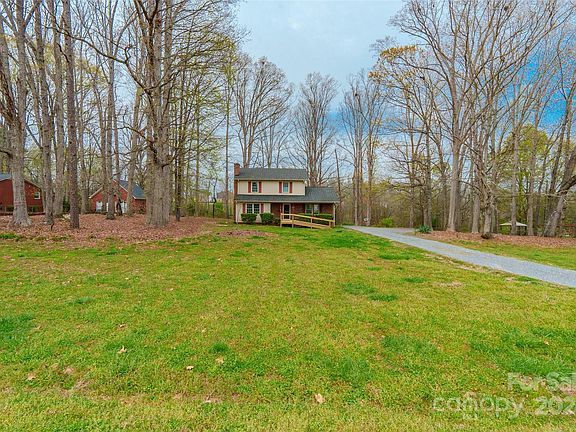2nd image of 5154 Meadow Ln