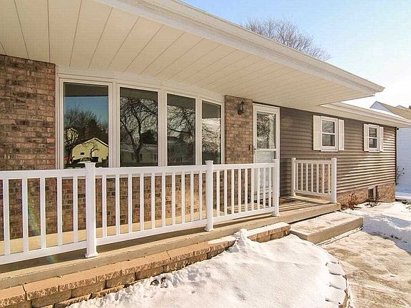 2nd image of 206 Bentwood Dr