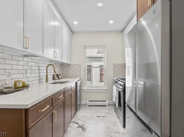 151 S Clinton St, East Orange, NJ