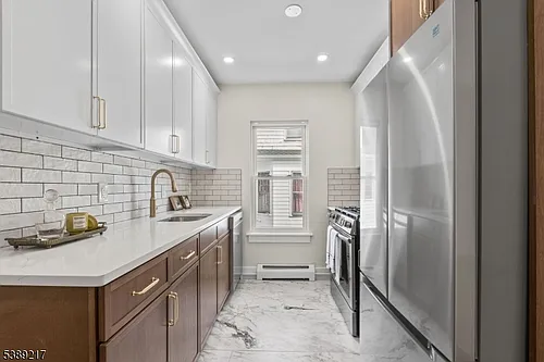 151 S Clinton St #2 Photo 1