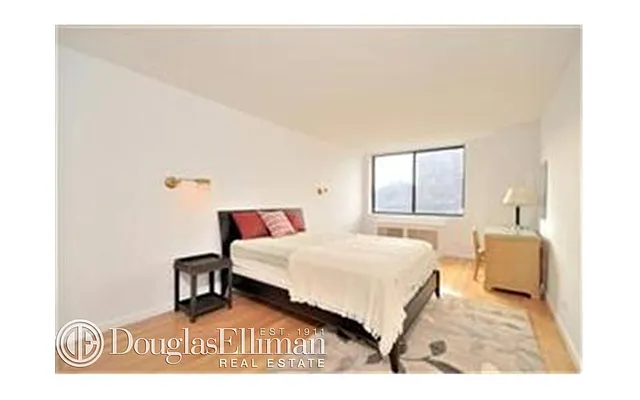 Rented by Douglas Elliman | media 17