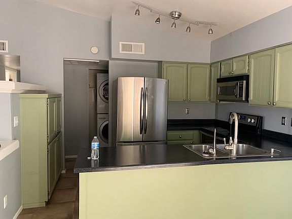 4th image of 1003 W Laguna Dr