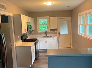 117 Jewett St APT B, Elgin, IL 60123