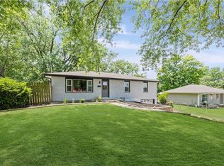 13101 NW Porter Rd, Parkville, MO 64152