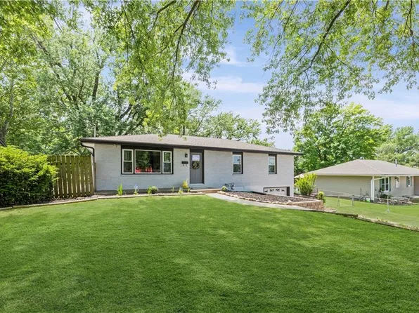 13101 NW Porter Rd, Parkville, MO 64152