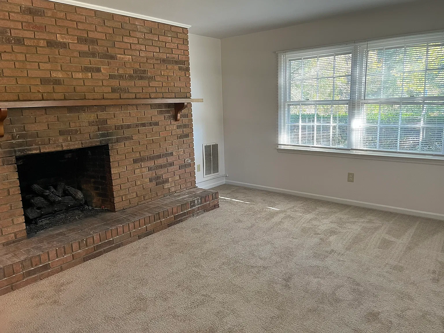 2 bed, 1100 sqft, $1,350 — Photo 4
