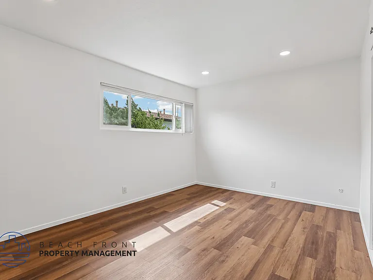217-219 S. Esplanade St. — Photo 12