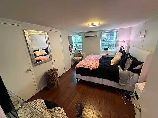 Bedroom, photo 2