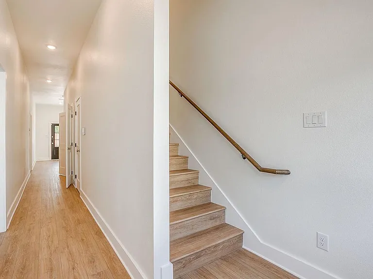 2333 Benbrook Blvd — Photo 8