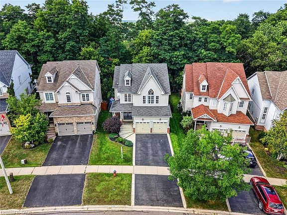 2nd image of 60 Meadowglen Blvd