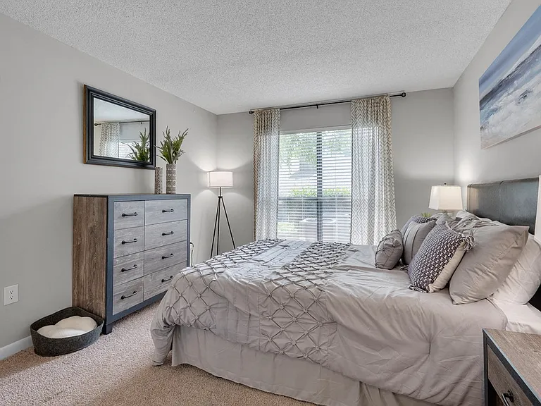 The Retreat at Lake Johnson Apartments — Photo 31