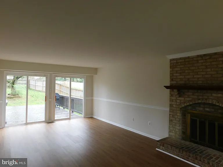 916 Pointer Ridge Dr — Photo 10