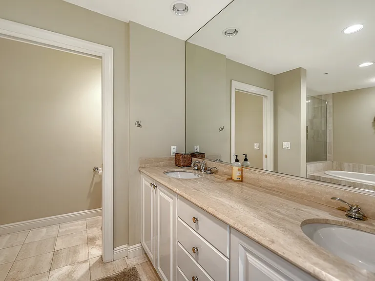 1308 Old Stickney Point Rd #W32 — Photo 33
