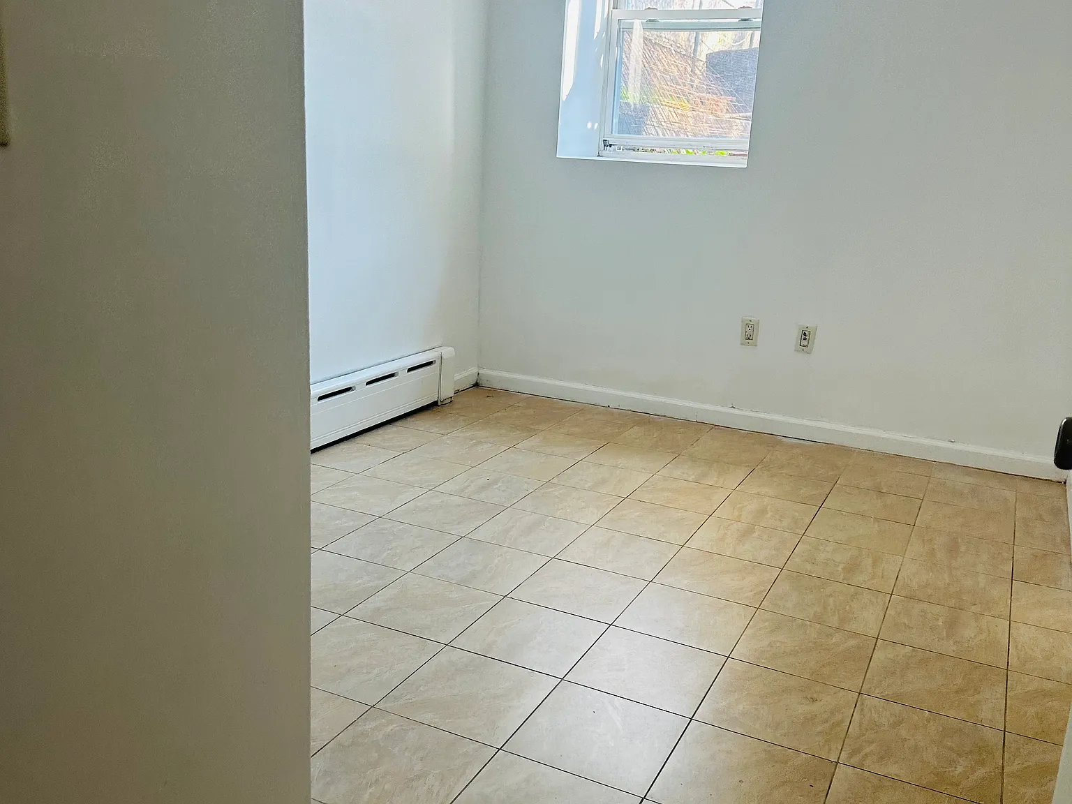 2 bed, 2235 sqft, $2,300 — Photo 2