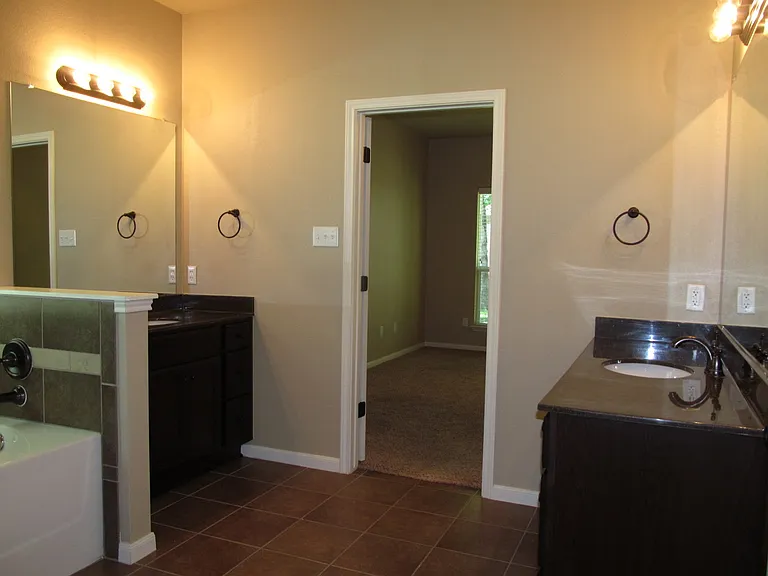 2515 Twin Ridge Ct — Photo 12