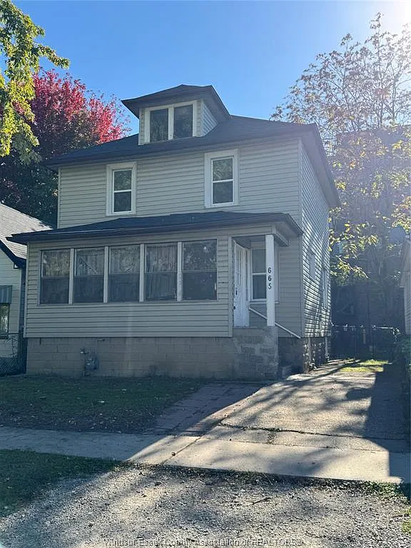 4 bed, 1.5 bath, $1,900 — Photo 1