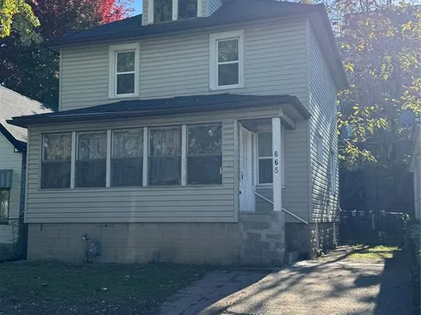 665 Saint Joseph St, Windsor, ON N9C 3H3