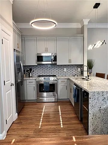 3232 Conti St — Photo 12