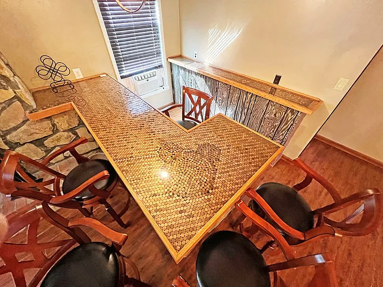1102 W Brown St — Photo 4