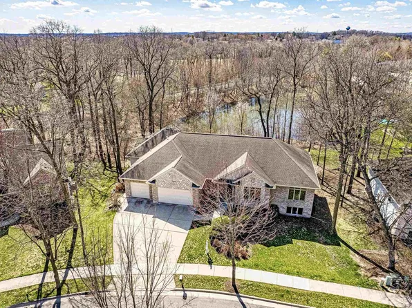 5912 OAK HOLLOW Drive, Mcfarland, WI 53558