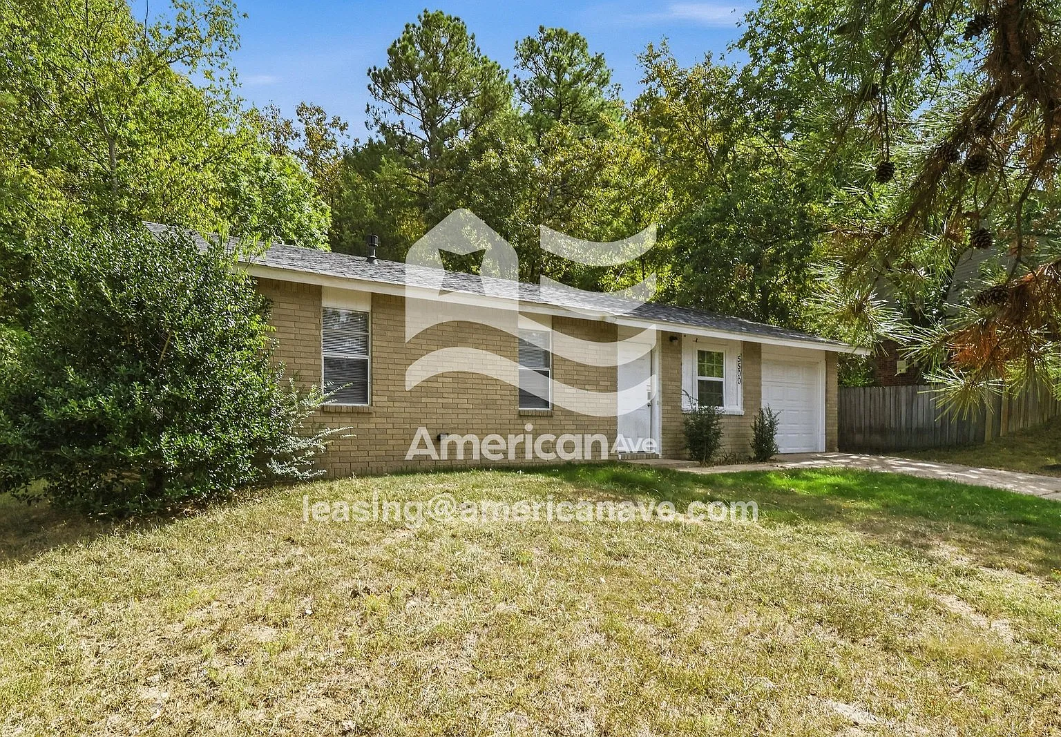 3 bed, 1.5 bath, 986 sqft, $1,072 — Photo 2